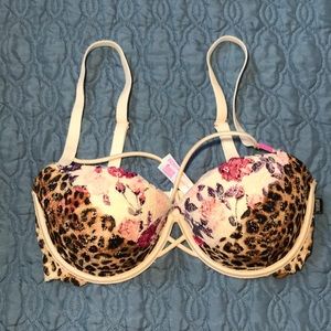 NWT VS Pink Push Up